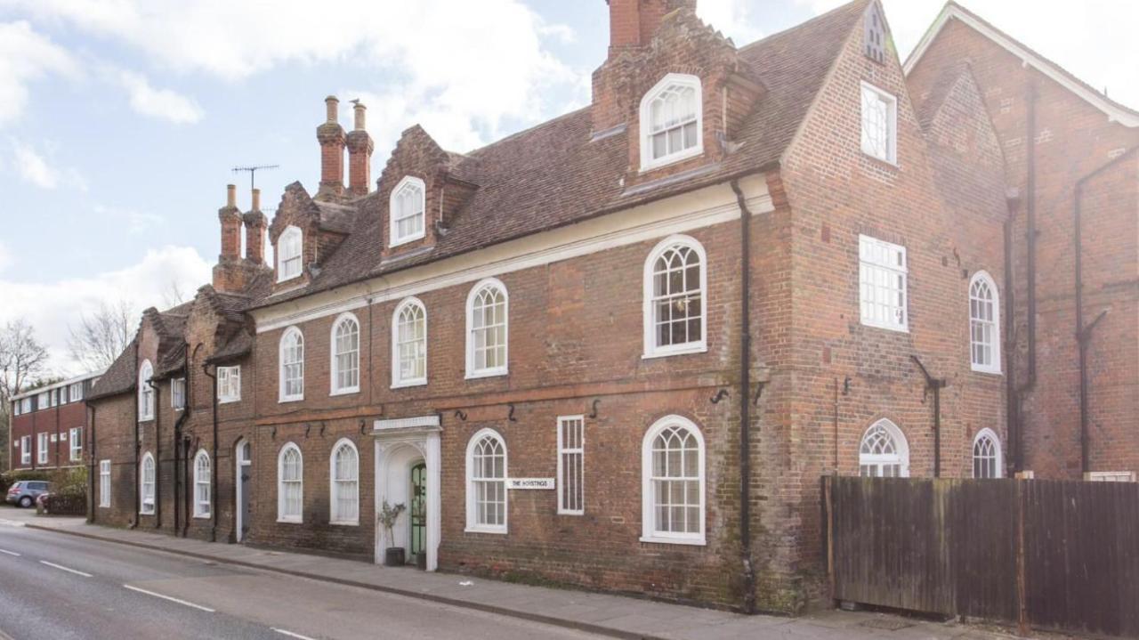 Apartment Grand In Historic Building With Free Parking