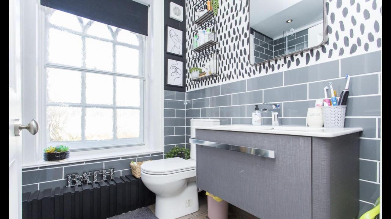 Apartment Grand In Historic Building With Free Parking Canterbury