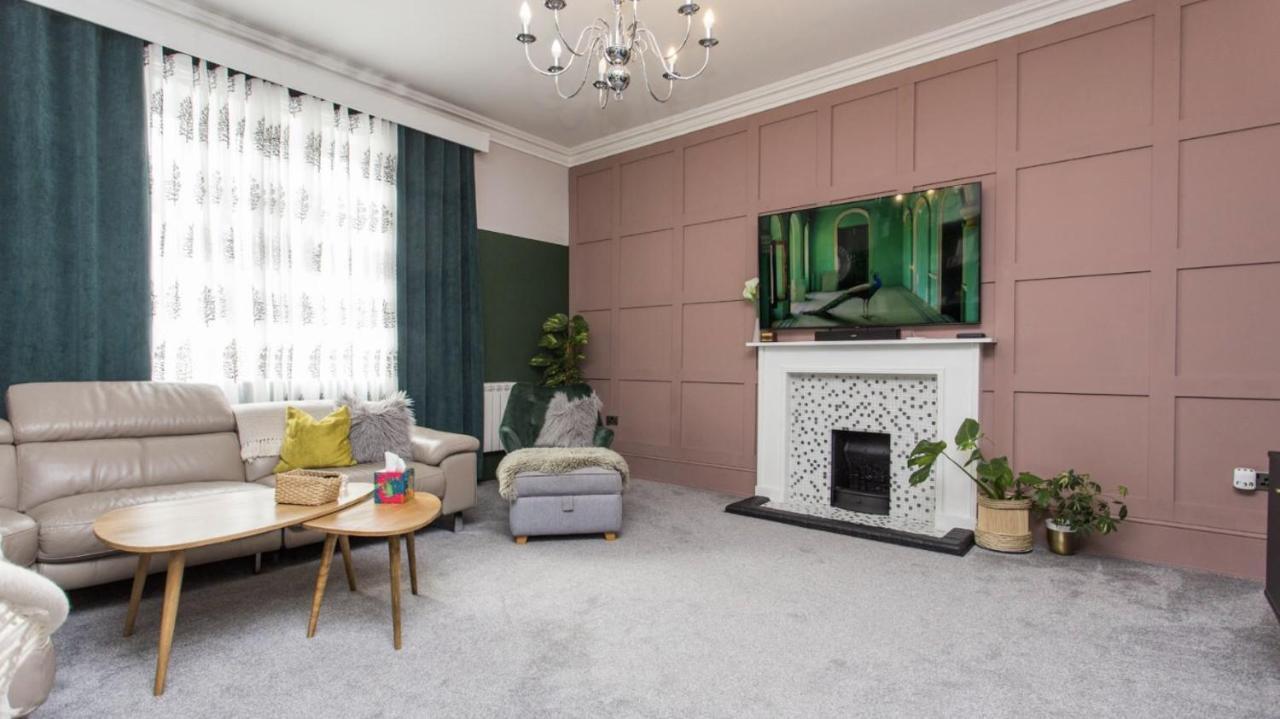 Grand In Historic Building With Free Parking Apartment